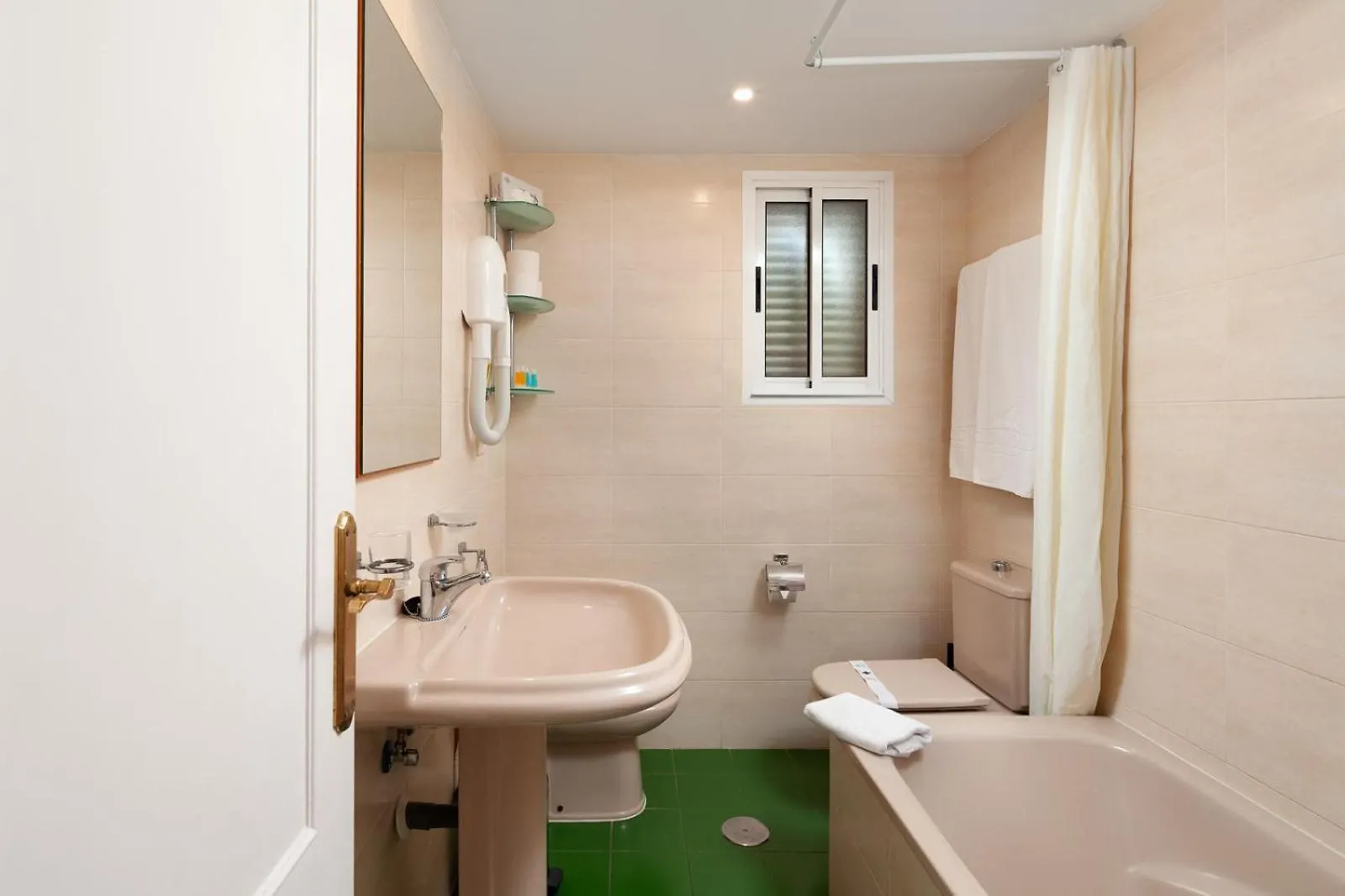 Pueblo Marina Summer Breeze Apartaments By Alfresco Stays El Faro Spanien